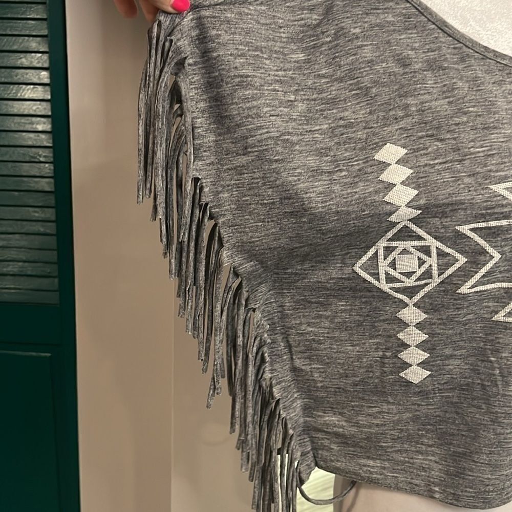Forever 21 gray fringe southwestern print crop top - S - Picture 4 of 11
